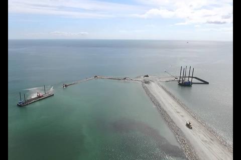 The work has started with the dredger, Magni R pumping sand both for the inland development area and for the foundation for the south pier.